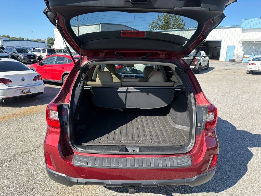 Used 2017 Subaru Outback 3.6R Limited AWD/4WD image 9