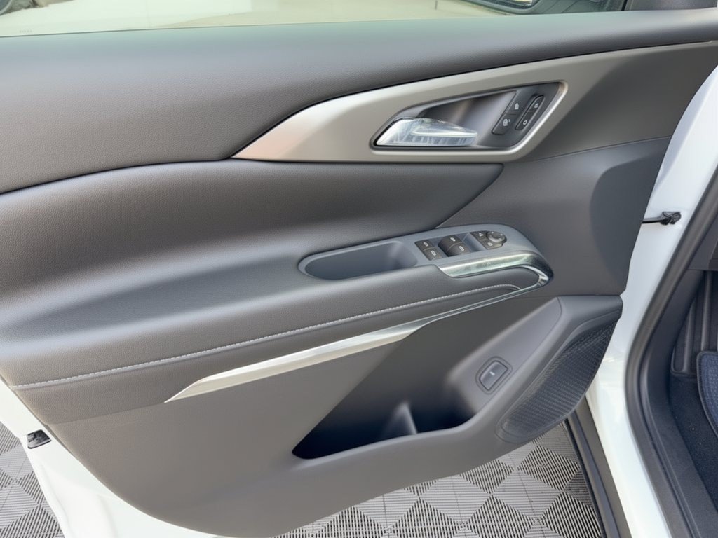 New 2027 Chevrolet Traverse LT FWD image 14