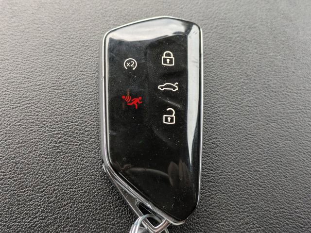 Used 2025 Volkswagen Atlas SE image 26