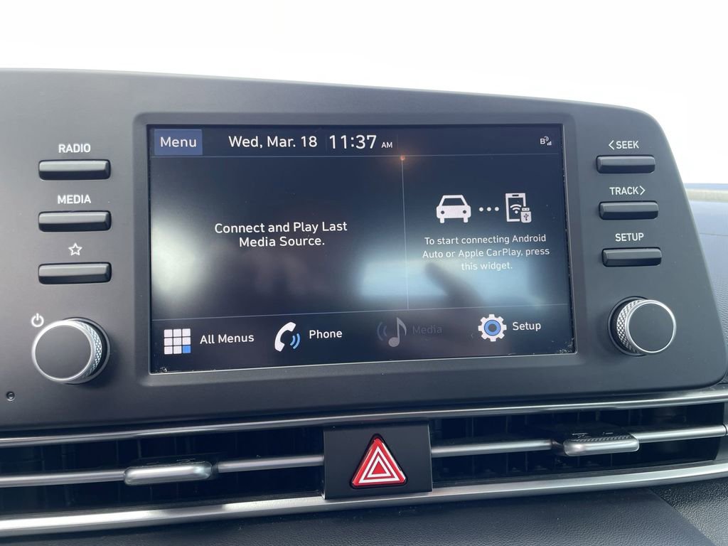 Used 2023 Hyundai Elantra SEL image 11