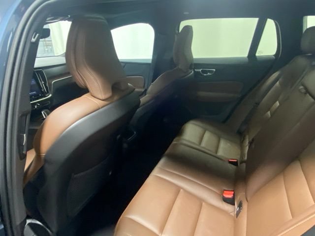 Certified 2025 Volvo V60 B5 Cross Country Plus AWD/4WD image 13