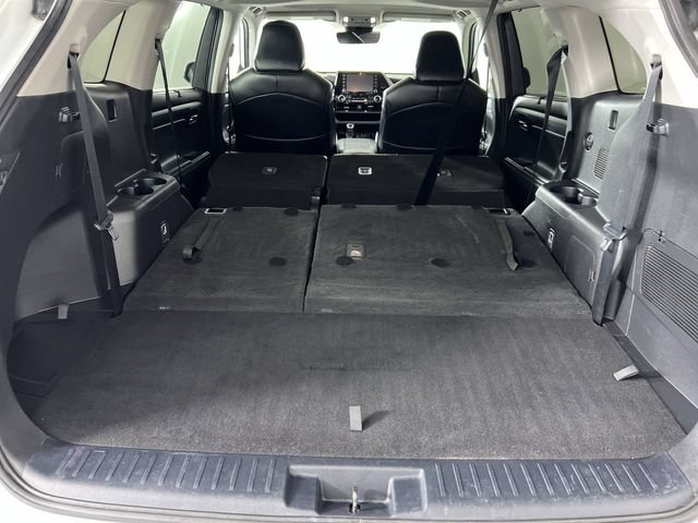 Used 2022 Toyota Highlander XLE AWD/4WD image 27