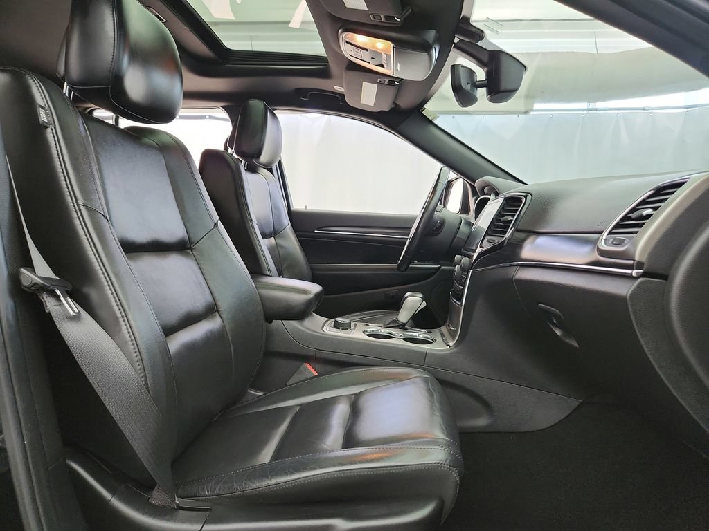 Used 2019 Jeep Grand Cherokee Limited AWD/4WD image 32