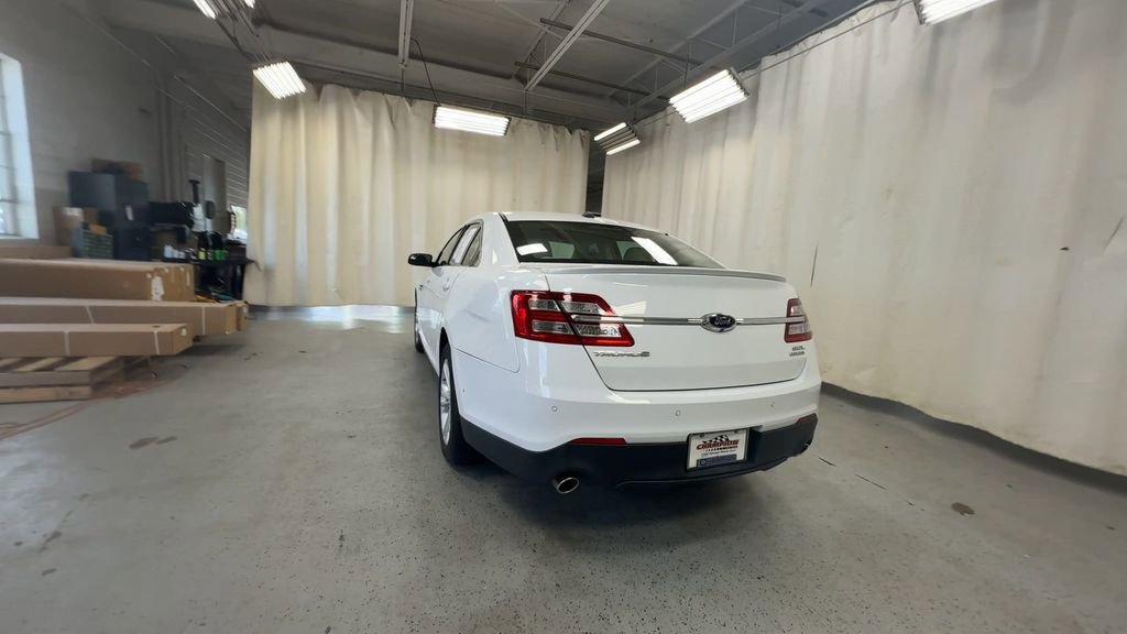 Used 2015 Ford Taurus SEL FWD image 10