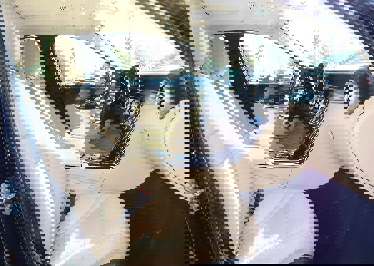 Used 2020 Mercedes-Benz C 300 Sedan w/ Premium Package image 34