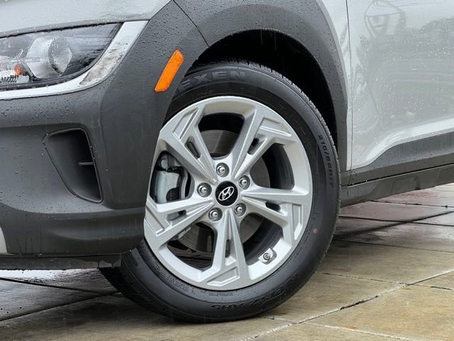 Used 2022 Hyundai Kona SEL image 2