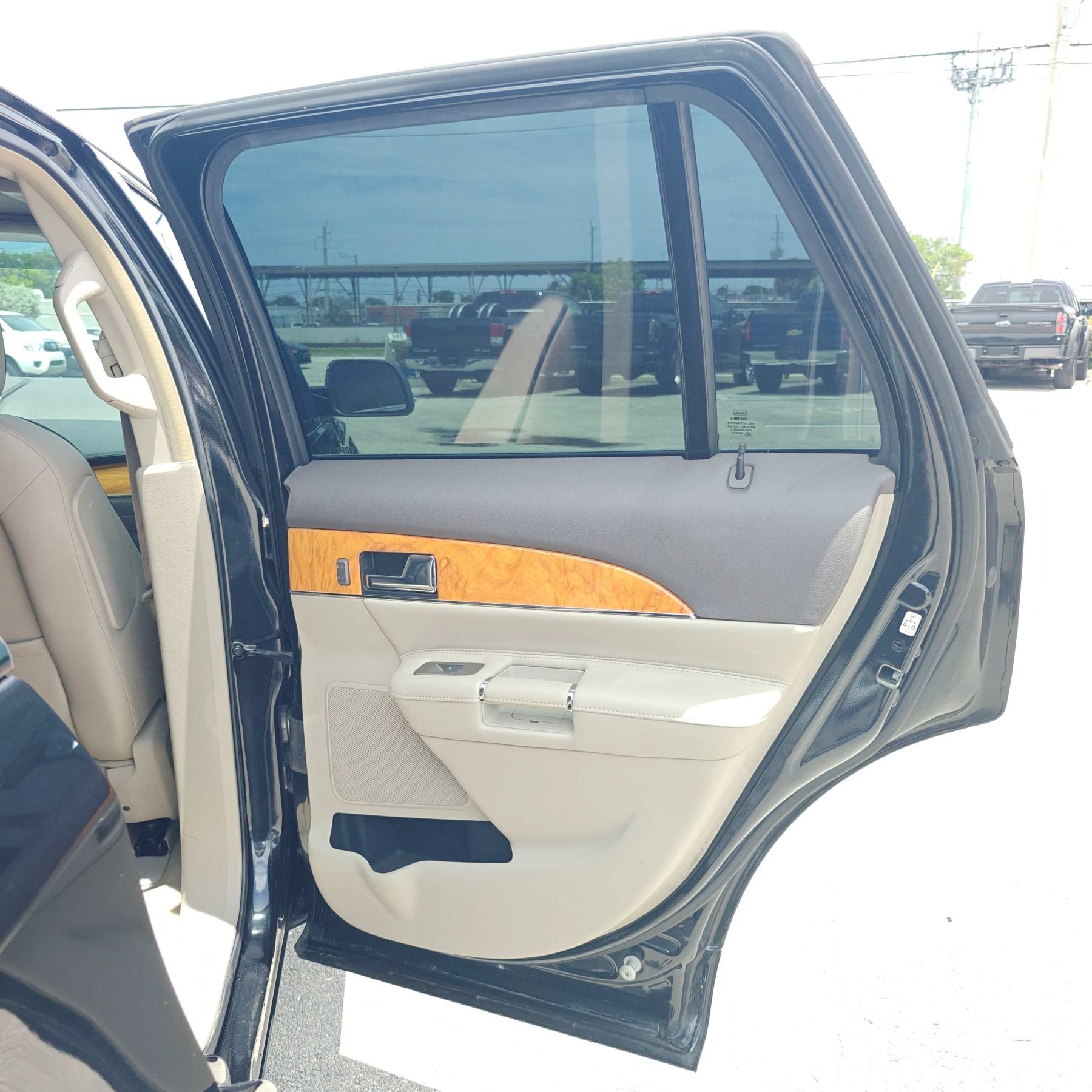Used 2013 Lincoln MKX FWD image 14