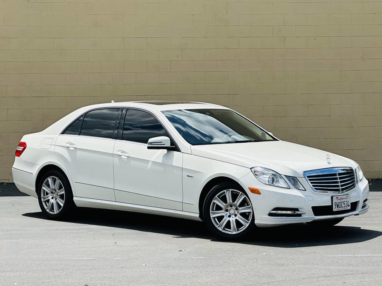 Used 2012 Mercedes-Benz E 350 Sedan w/ Lane Tracking Pkg image 2