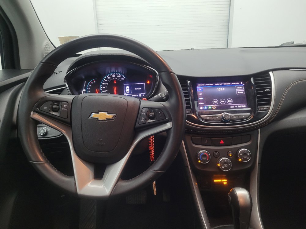 Used 2020 Chevrolet Trax LT w/ LT Convenience Package FWD image 22