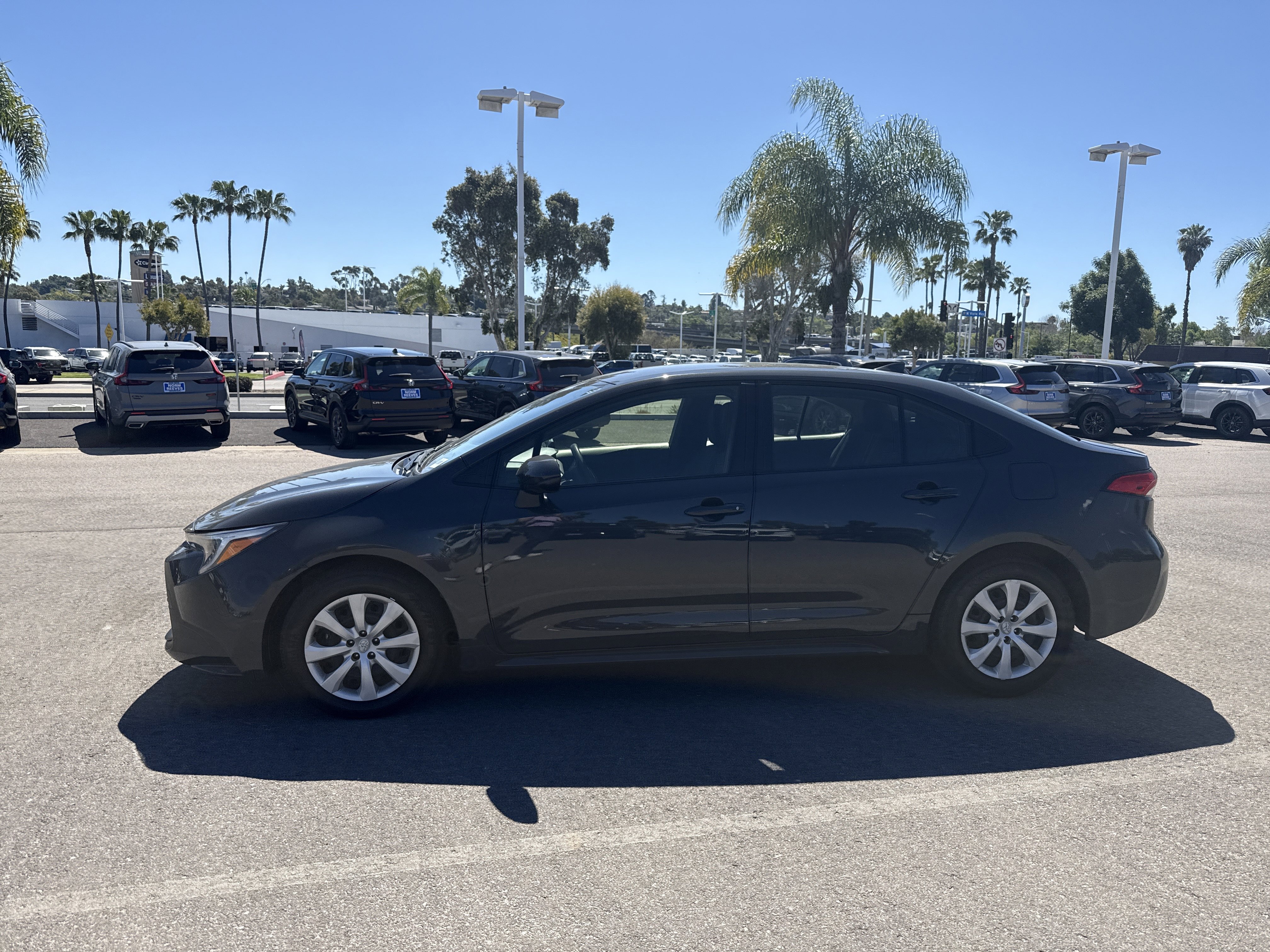 Used 2025 Toyota Corolla LE image 2