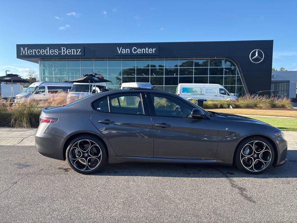 Used 2024 Alfa Romeo Giulia Ti RWD image 2