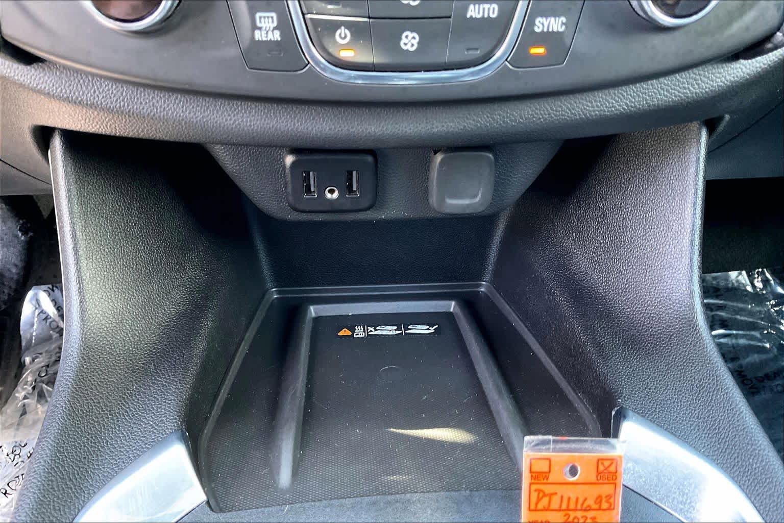 Certified 2023 Chevrolet Traverse LT FWD image 35