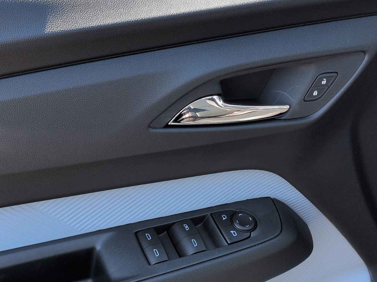 New 2027 Chevrolet Bolt RS w/ Technology Package FWD image 23