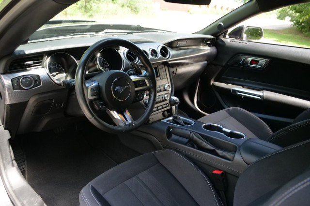 Used 2021 Ford Mustang GT RWD image 2