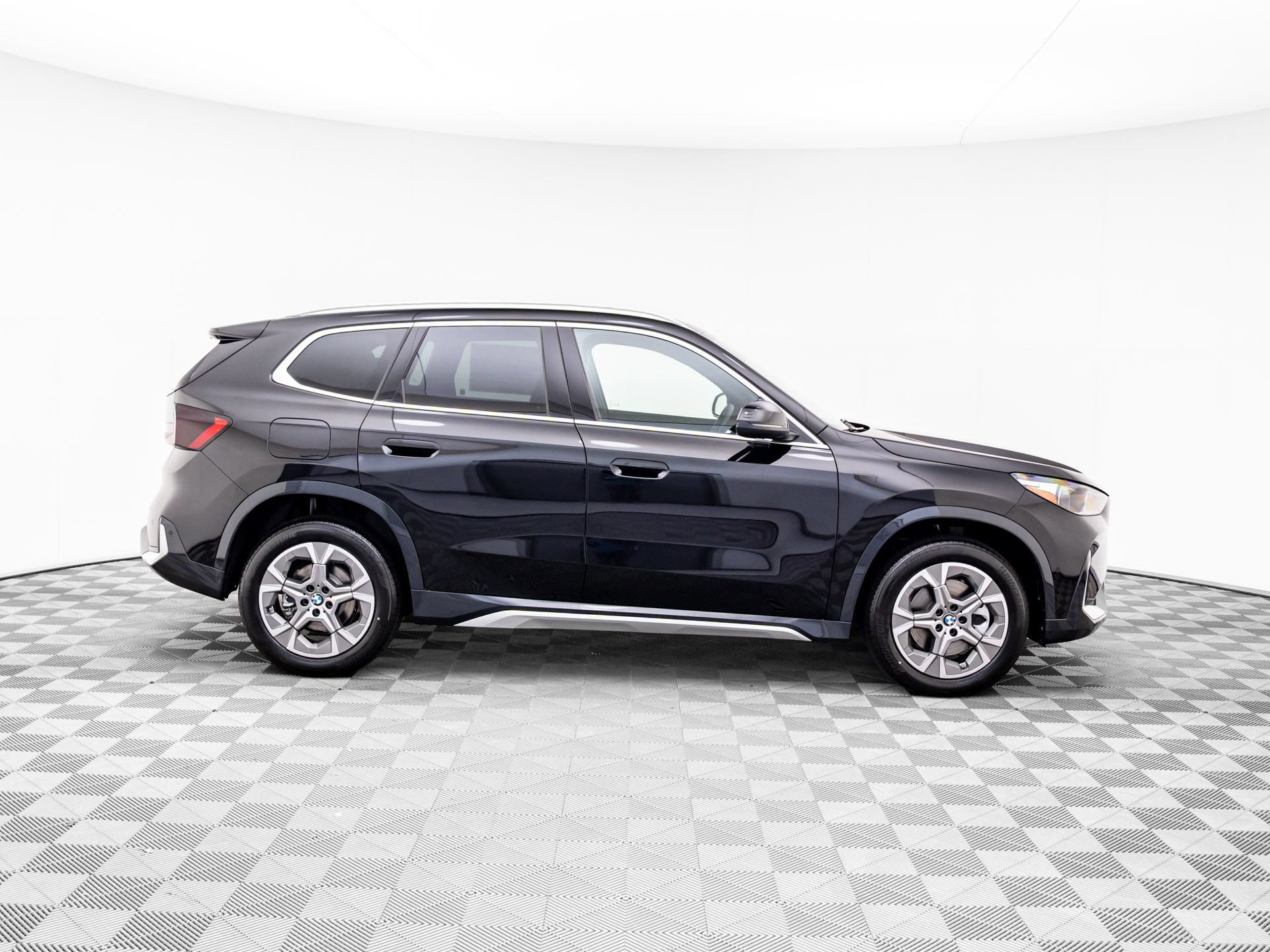 Certified 2026 BMW X1 xDrive28i AWD/4WD image 6