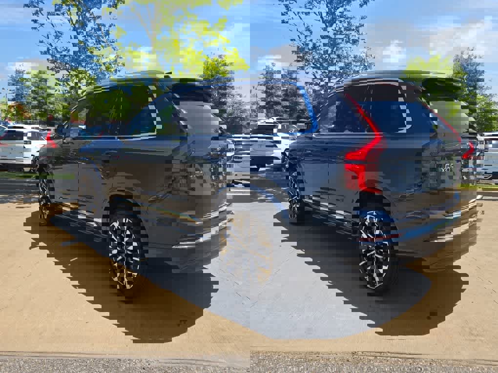 New 2025 Volvo XC90 B5 Plus image 4