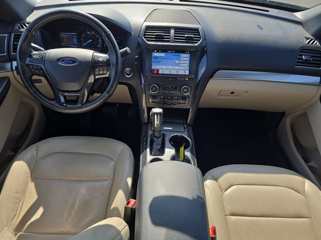 Used 2018 Ford Explorer XLT w/ Equipment Group 202A FWD image 25