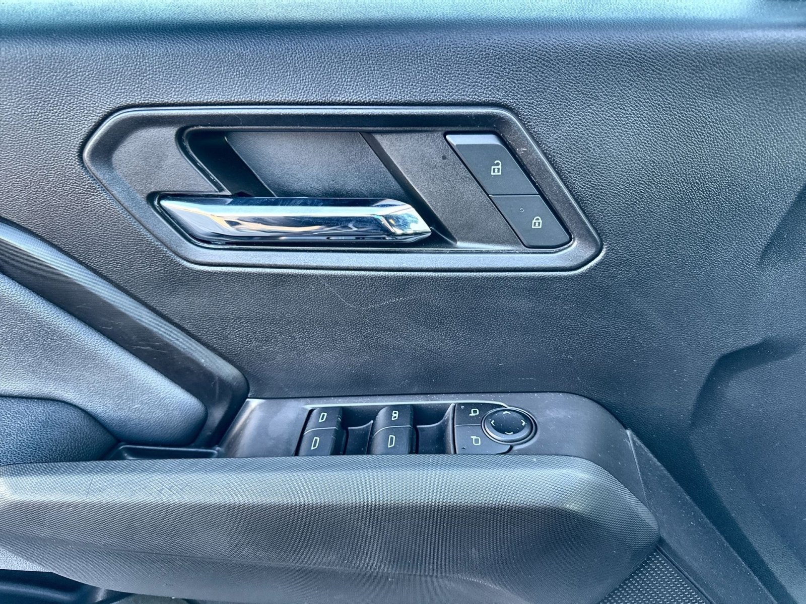 Used 2024 Chevrolet Colorado LT w/ LT Convenience Package II image 15