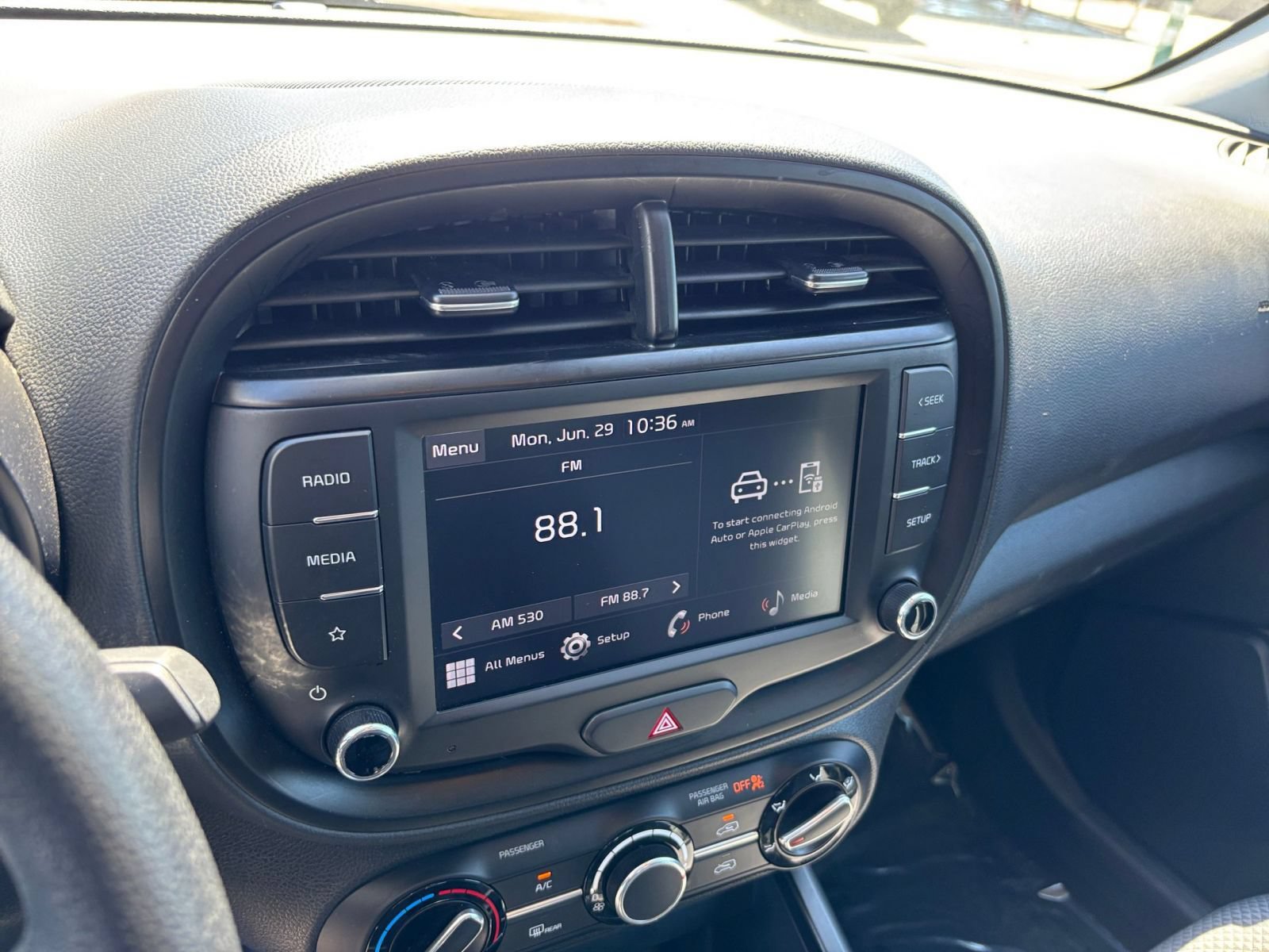 Used 2025 Kia Soul LX w/ LX Technology Package FWD image 20