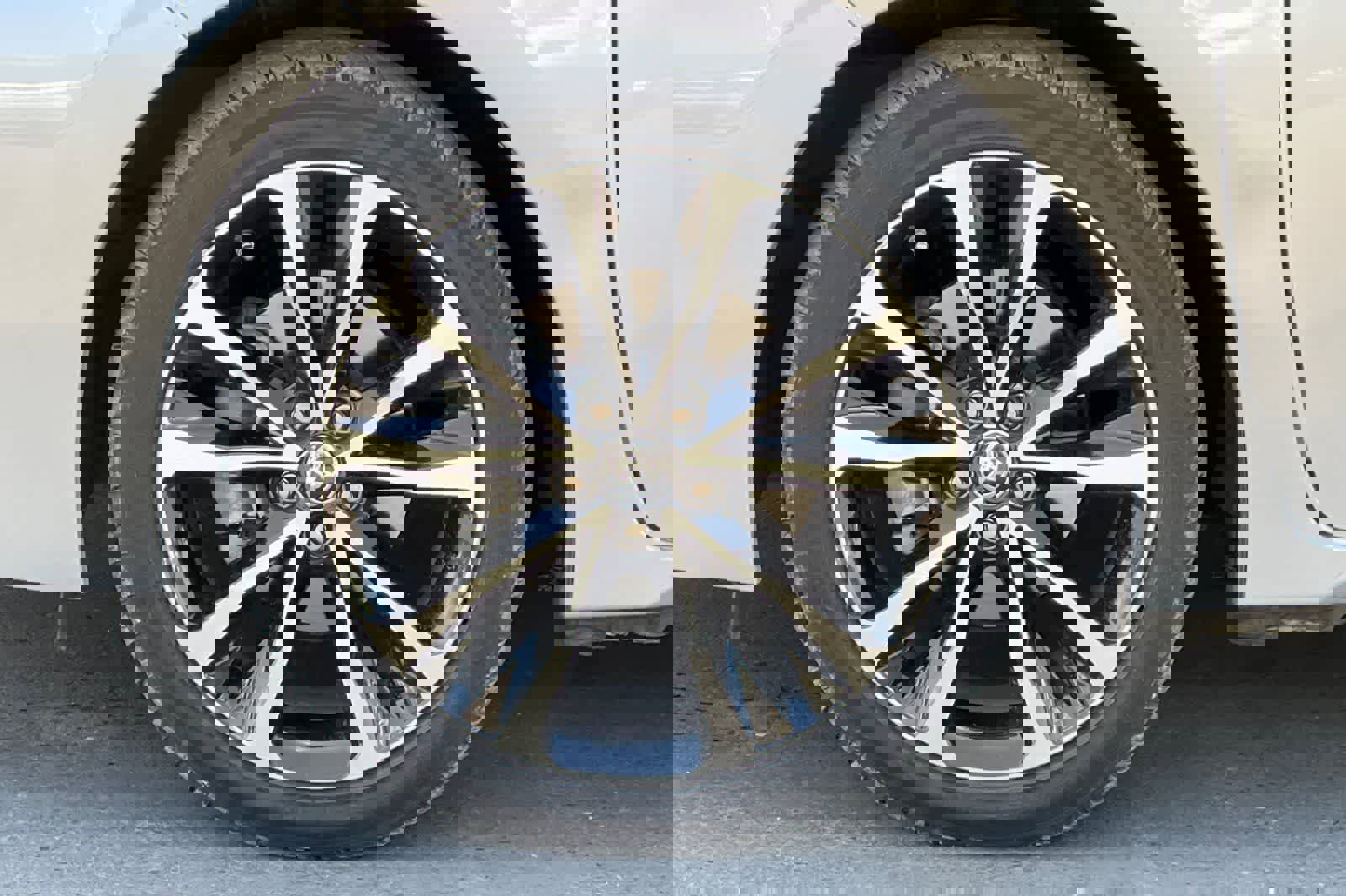 Used 2017 Toyota Corolla SE w/ Carpet Mat Package (TMS) image 12