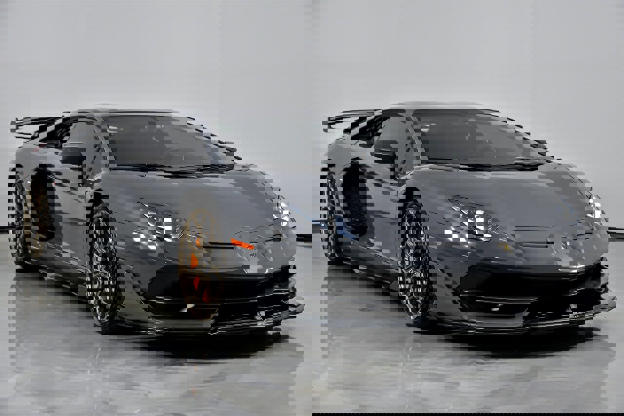 Used 2019 Lamborghini Aventador SVJ image 3