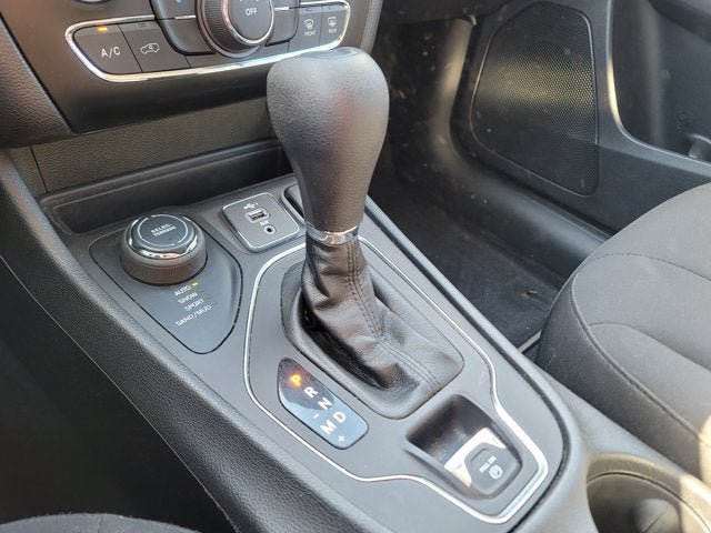 Used 2021 Jeep Cherokee Latitude AWD/4WD image 20