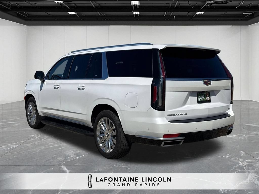 Used 2021 Cadillac Escalade ESV Premium Luxury w/ Driver Assist Tech Package AWD/4WD image 3