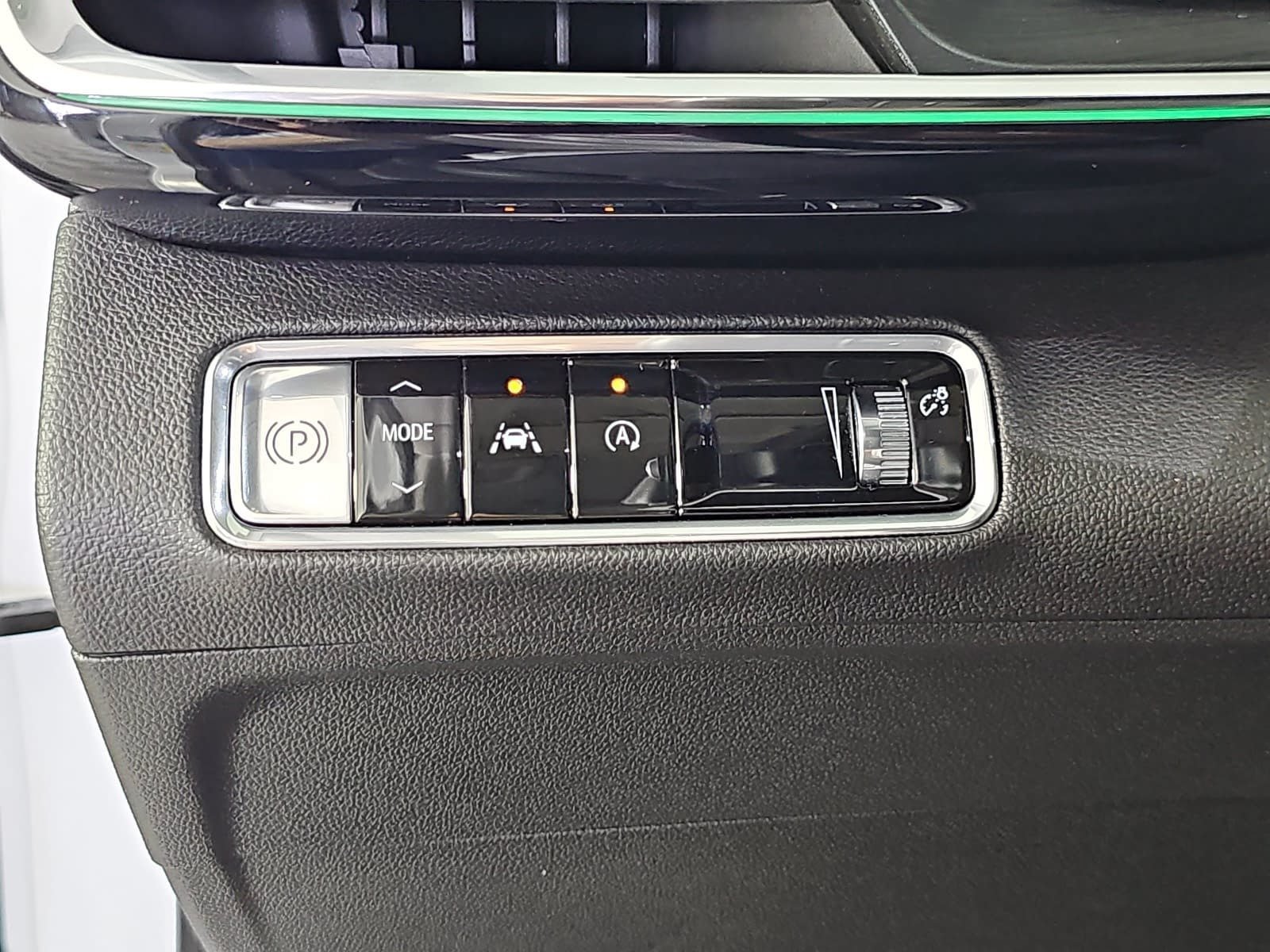 Used 2024 Buick Envision Preferred AWD/4WD image 24