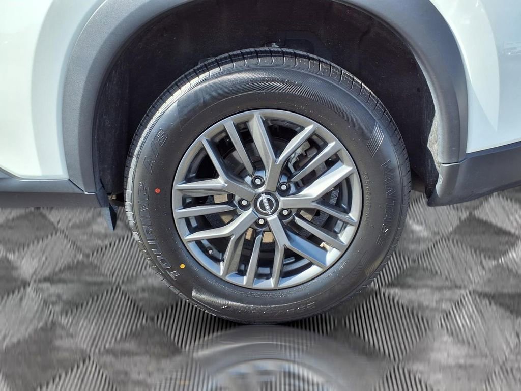 Used 2024 Nissan Rogue S image 21