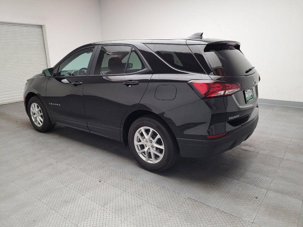 Used 2024 Chevrolet Equinox LS w/ LS Convenience Package FWD image 3