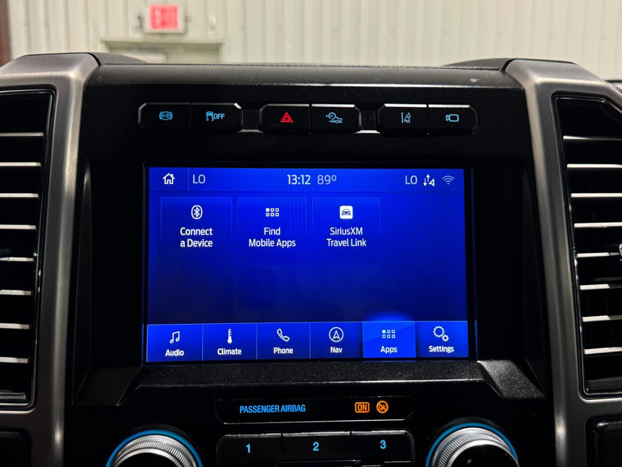 Used 2020 Ford F250 Platinum w/ Tremor Off-Road Package AWD/4WD image 44
