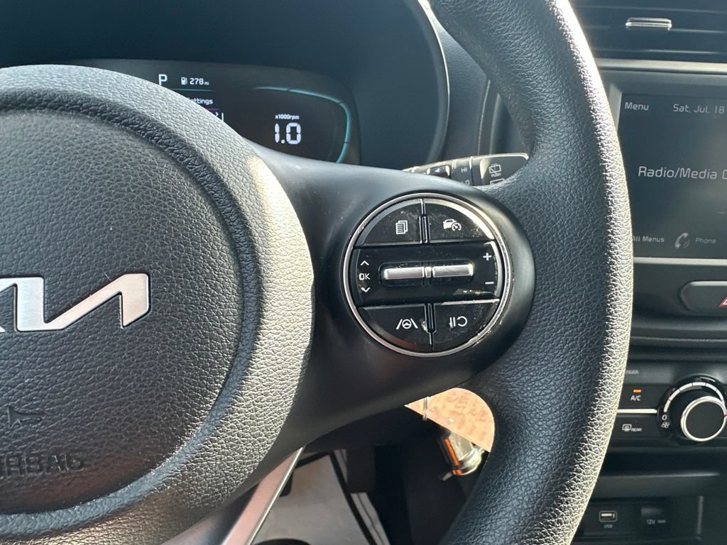 Used 2025 Kia Soul LX w/ LX Technology Package FWD image 11