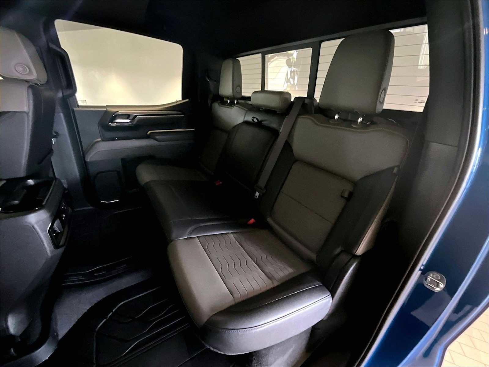 Used 2022 Chevrolet Silverado 1500 ZR2 w/ Technology Package image 30