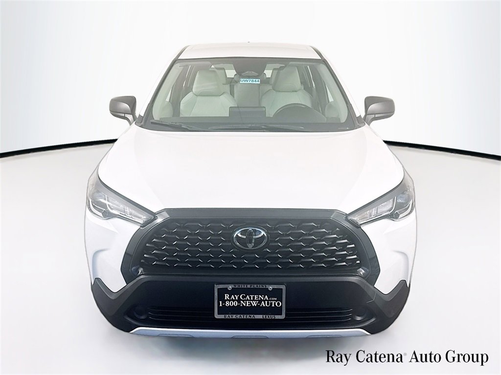 Used 2023 Toyota Corolla Cross L image 2