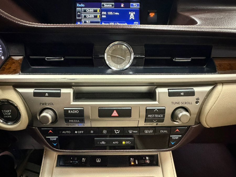 Used 2016 Lexus ES 350 w/ Luxury Package w/Wood Trim image 52