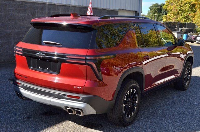 Used 2024 Chevrolet Traverse Z71 w/ Enhanced Driving Package image 8