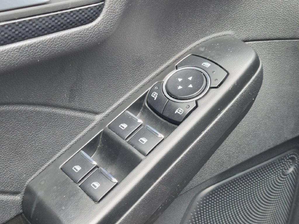 Used 2025 Ford Escape ST-Line FWD image 13