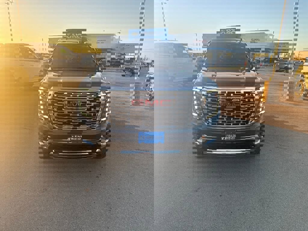 New 2026 GMC Yukon Denali w/ Sun & Power Step Package