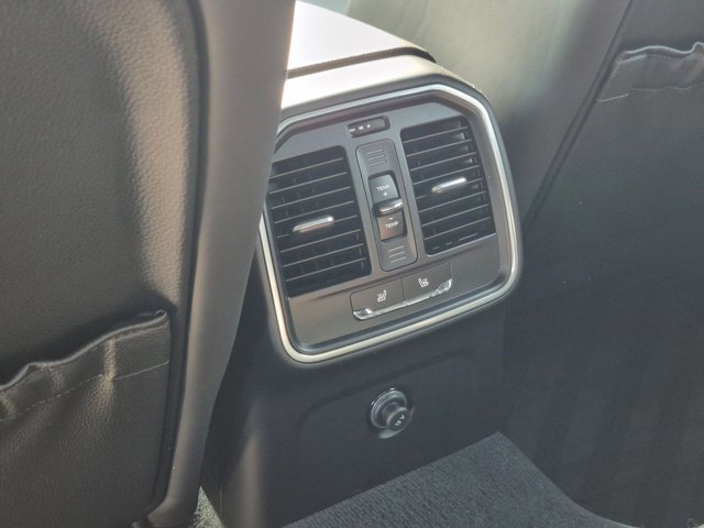 Used 2016 Porsche Macan S image 18