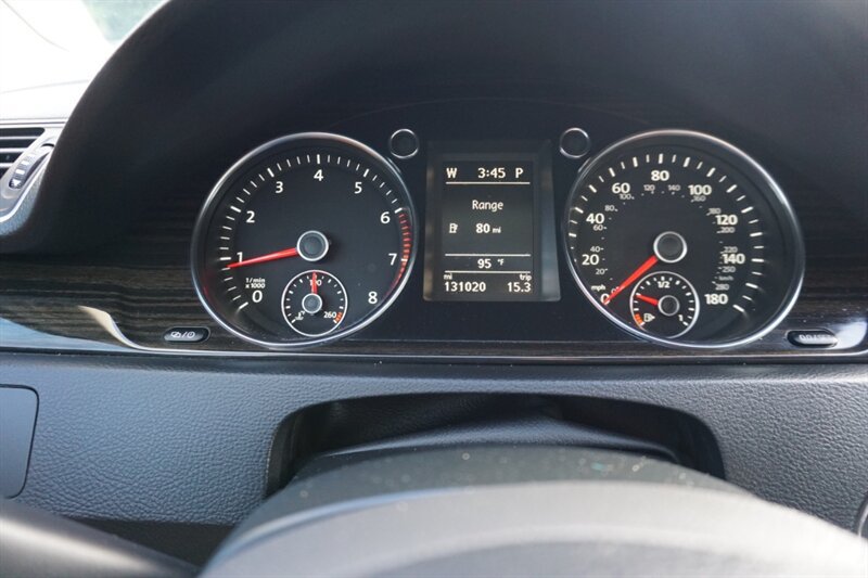 Used 2014 Volkswagen CC Executive FWD image 31
