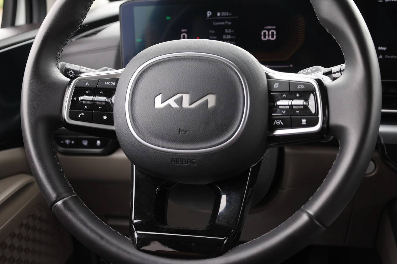 Used 2026 Kia Carnival LXS FWD image 19