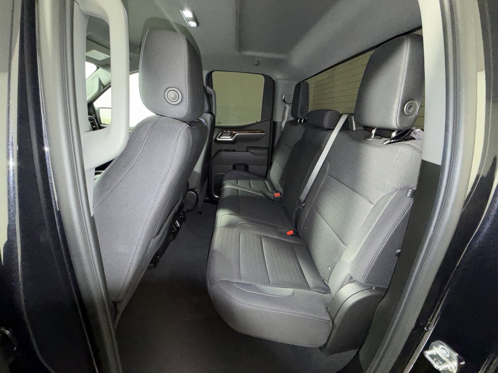 Used 2025 GMC Sierra 1500 Elevation image 24