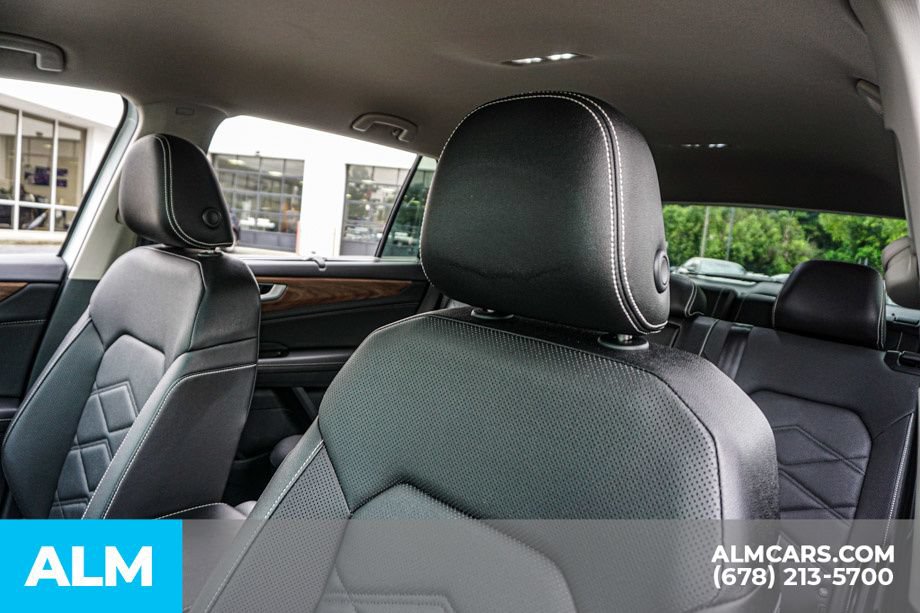 Used 2025 Volkswagen Atlas SE FWD image 17