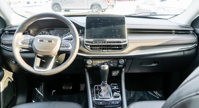 Used 2022 Jeep Compass Trailhawk image 15