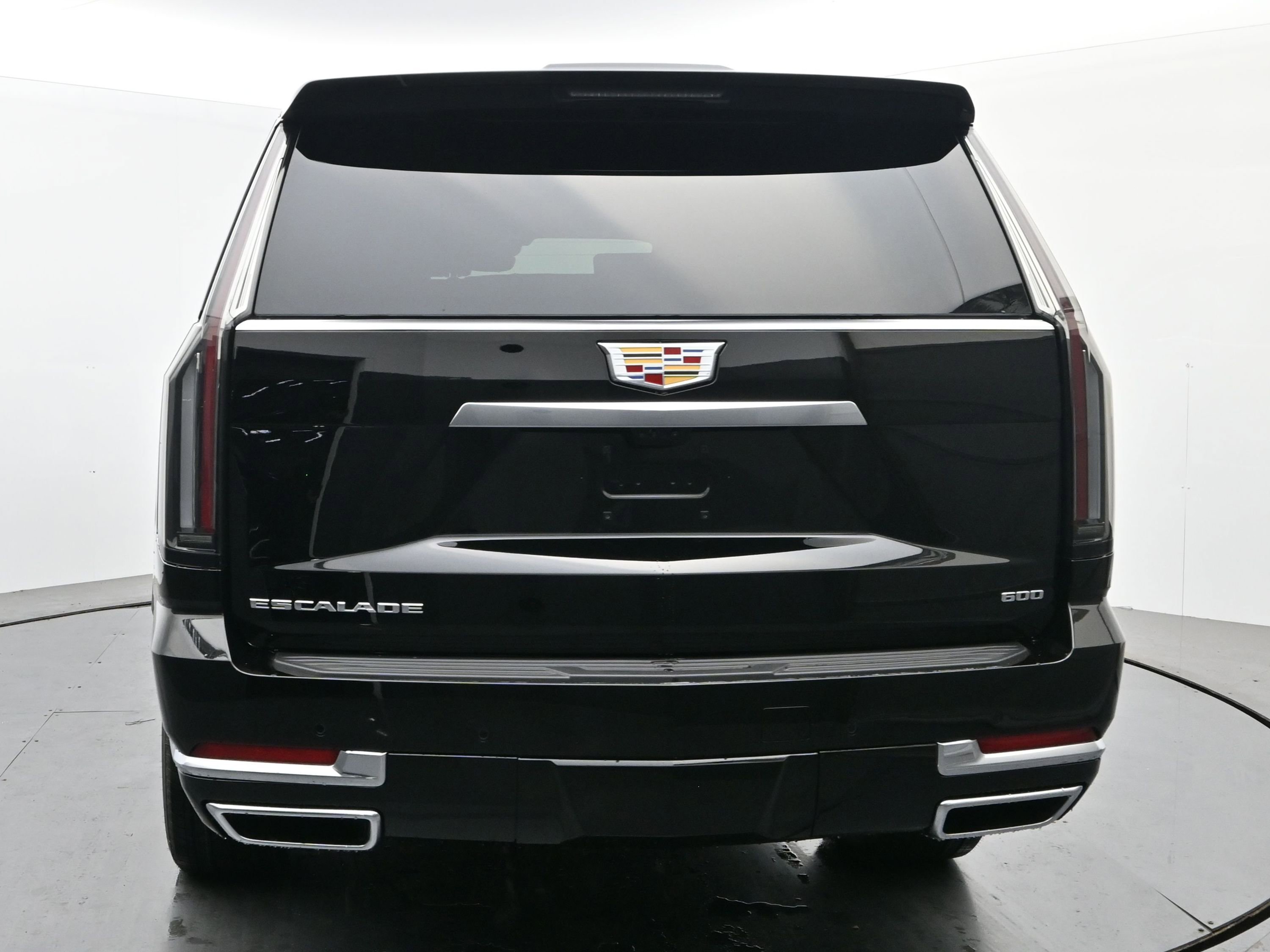 New 2026 Cadillac Escalade ESV Platinum Luxury w/ LPO, Floor Liner Package AWD/4WD image 4