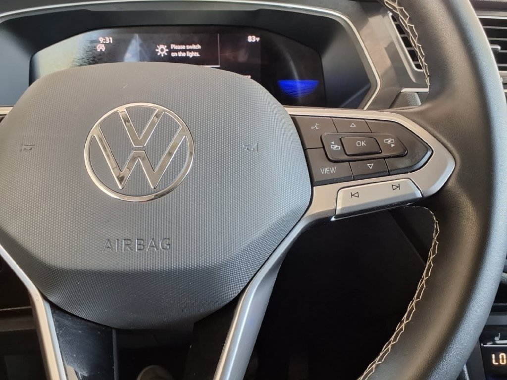 Used 2023 Volkswagen Tiguan SE w/ Panoramic Sunroof Package FWD image 27