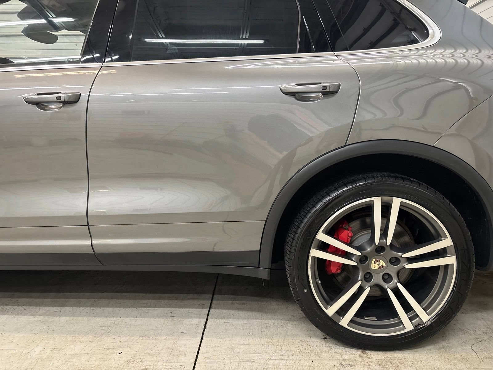 Used 2015 Porsche Cayenne Turbo AWD/4WD image 8