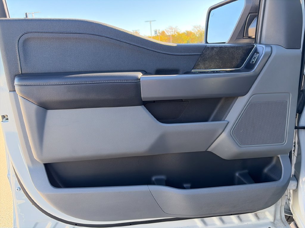 Used 2024 Ford F150 Lightning XLT AWD/4WD image 15