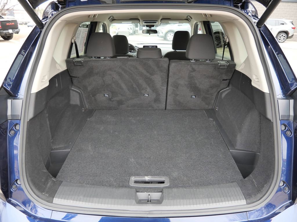 Used 2025 Nissan Rogue SV AWD/4WD image 23