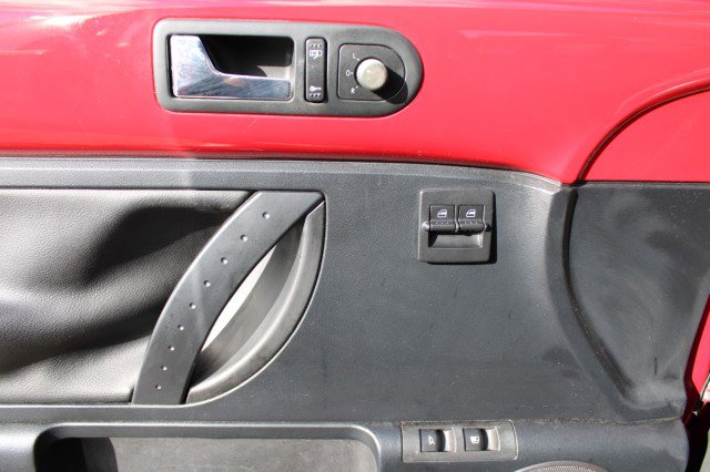 Used 2008 Volkswagen Beetle S FWD image 8